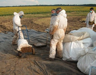 Утилізувати непридатні пестициди тепер можна буде як в Україні, так і за кордоном